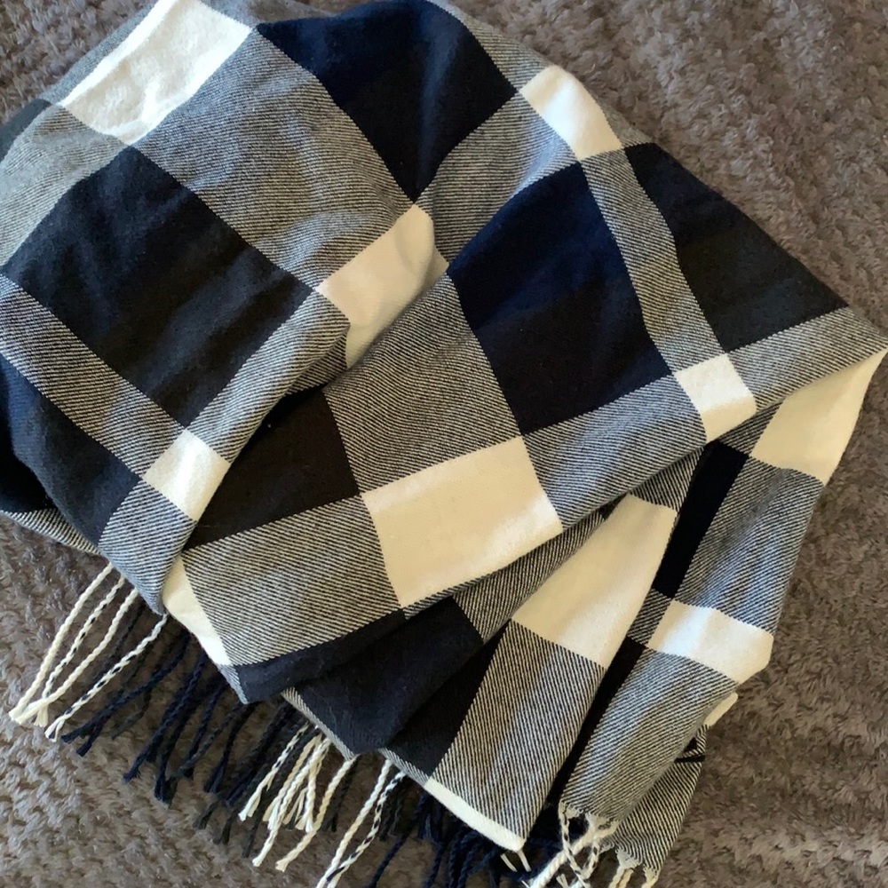 Super plush scarf